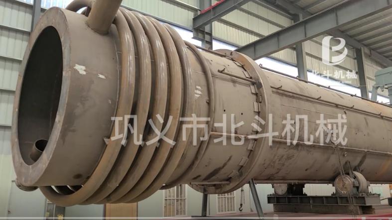北斗機(jī)械炭化活化一體爐圓滿(mǎn)完工