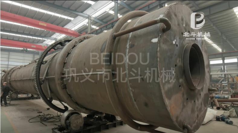 大型炭化活化生產(chǎn)線(xiàn)制造現(xiàn)場(chǎng)