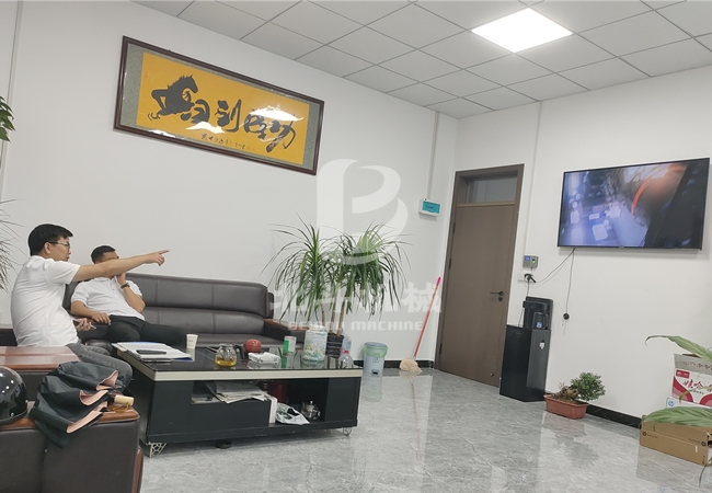 竹木炭化機(jī)高質(zhì)量發(fā)展引得客戶(hù)前來(lái)了解