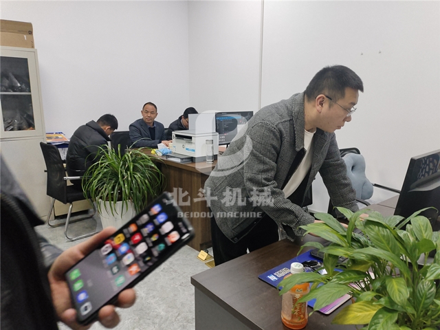 煤炭煉焦好助手高溫干餾炭化機(jī),贏(yíng)得客戶(hù)關(guān)注