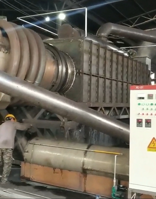 江蘇客戶(hù)引入的稻殼炭化機(jī)試機(jī)高效又環(huán)保