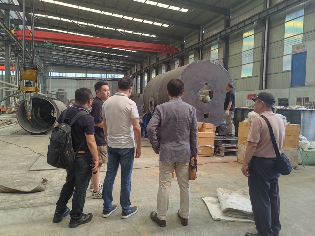 韓國(guó)客戶(hù)親赴工廠(chǎng),新型連續(xù)式炭化機(jī)實(shí)力擔(dān)當(dāng)