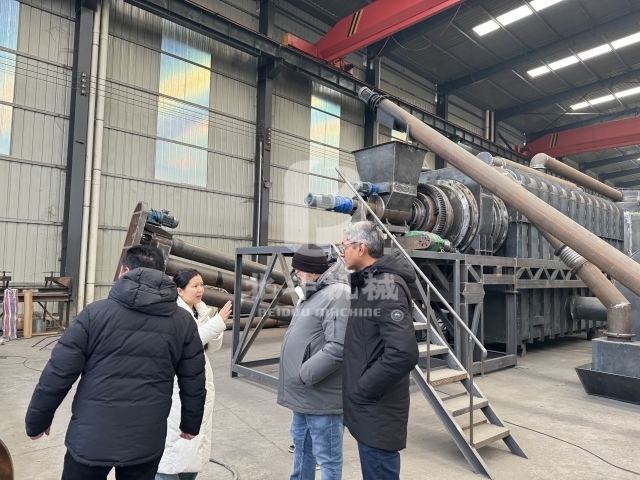 聚焦綠色科技,玻利維亞客戶(hù)考察紡織品廢料炭化機(jī)